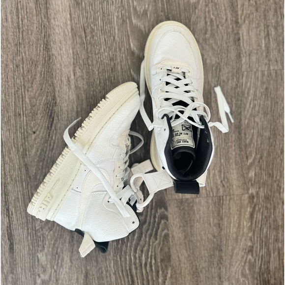 Nike Utility High Sneakers - Picture 7 of 16